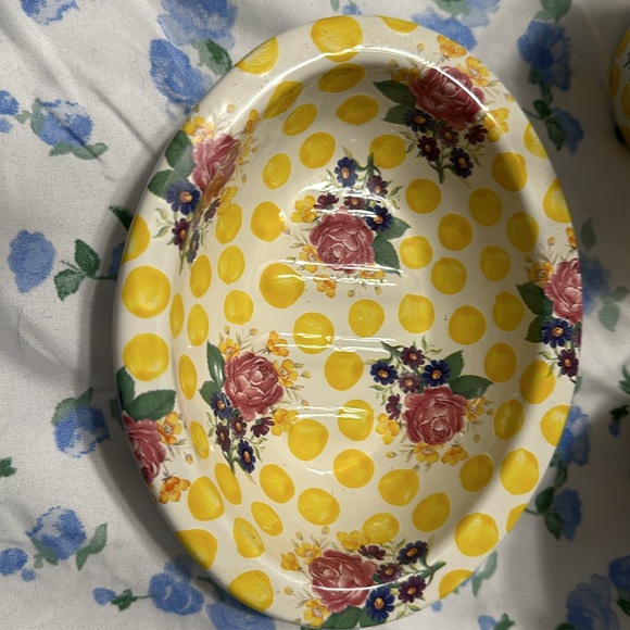 Retired, MacKenzie Childs Enamelware Buttercup Soap Dispensers set & soap dish - Picture 3 of 6